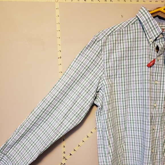 NWT's IZOD Mens Button Down - Picture 2 of 5